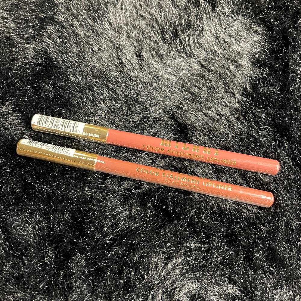🌸5/$25- 2 Milani Lip liners🌸
